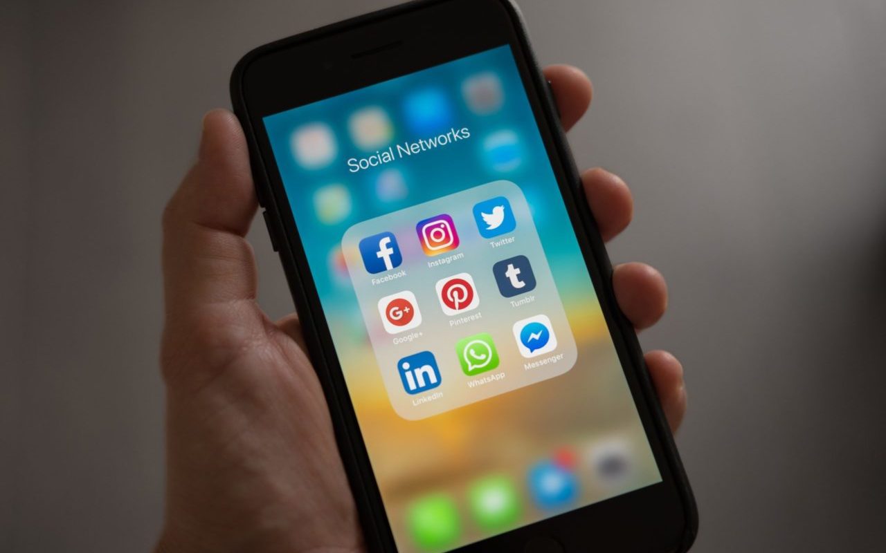 How to Sync Your iPhone and Google Contacts