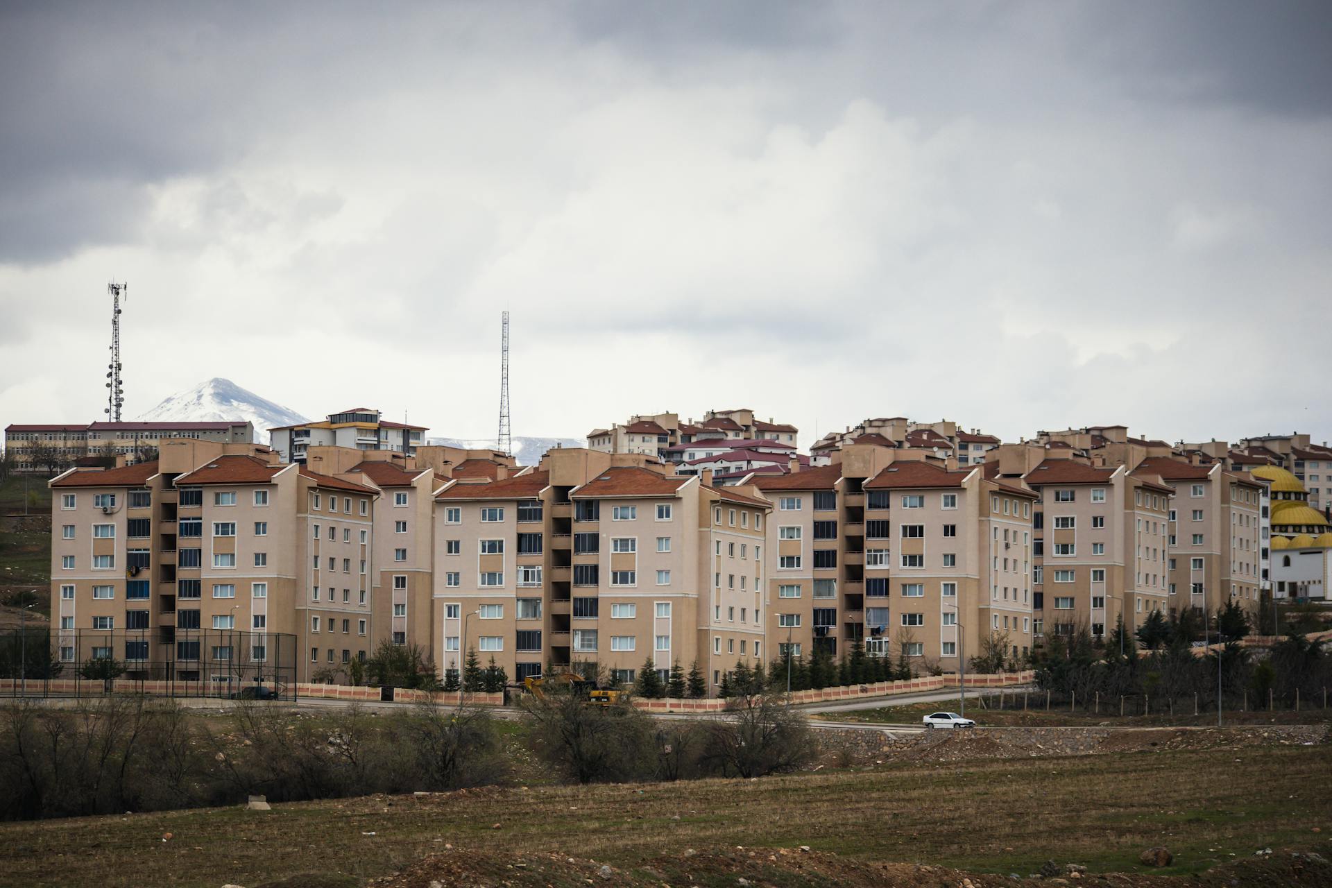 Embarking on Your Real Estate Investment Journey: A Beginner’s Guide to Building Wealth